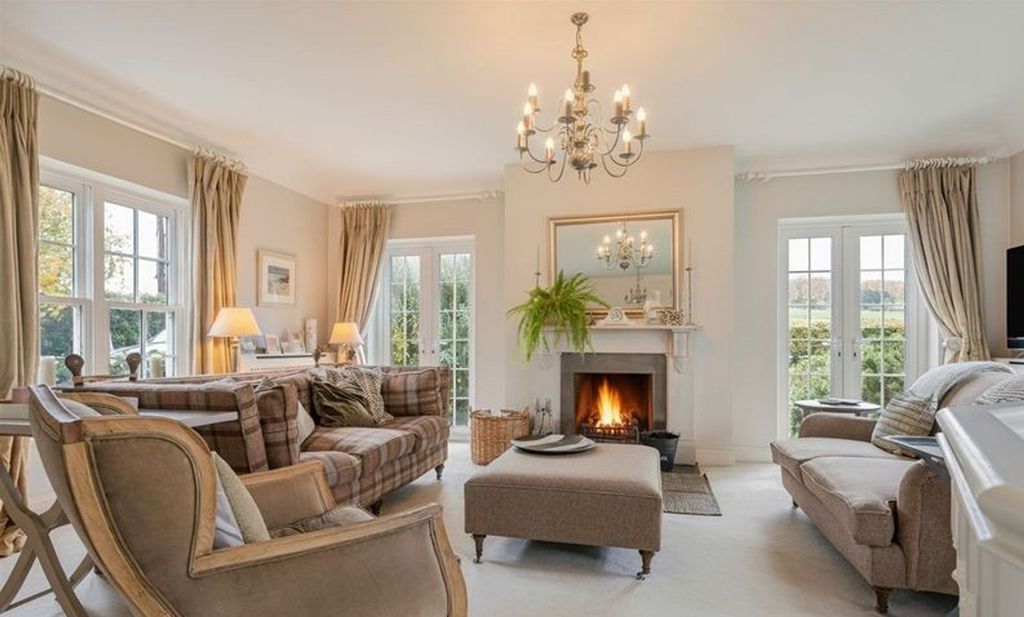 Property photo 2 of 18