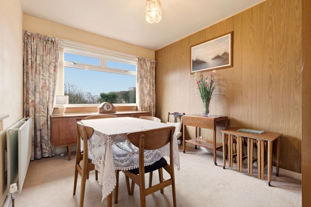 Property photo 3 of 40