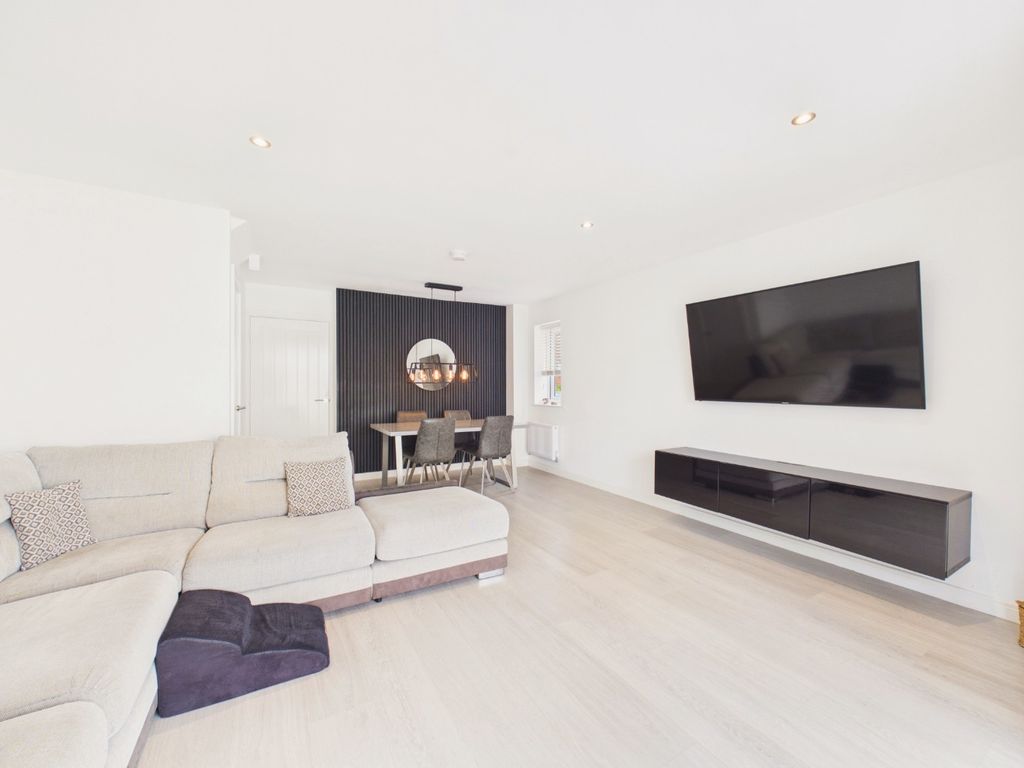 Property photo 2 of 16 5358264