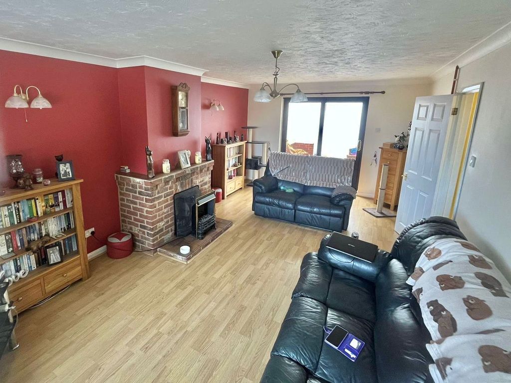 Property photo 3 of 14