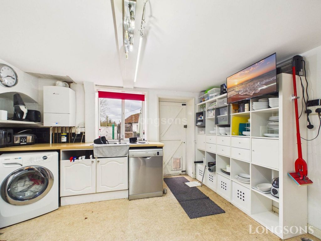 Property photo 3 of 28