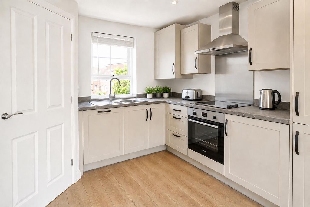 Property photo 2 of 13 6F6Aea04-28C0-45C7-B42C-6Fde2B45146F.Png