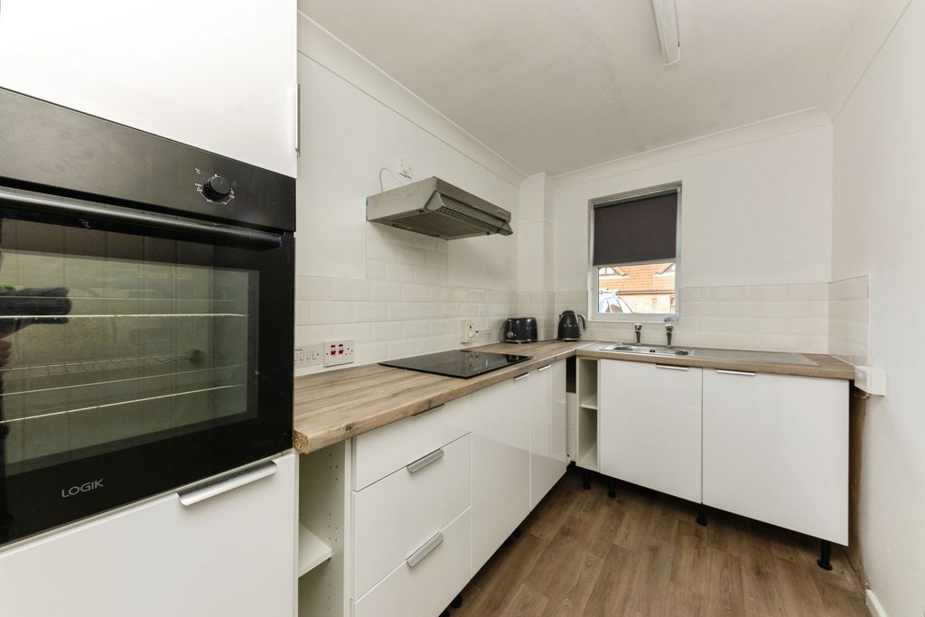 Property photo 2 of 13 Kitchen