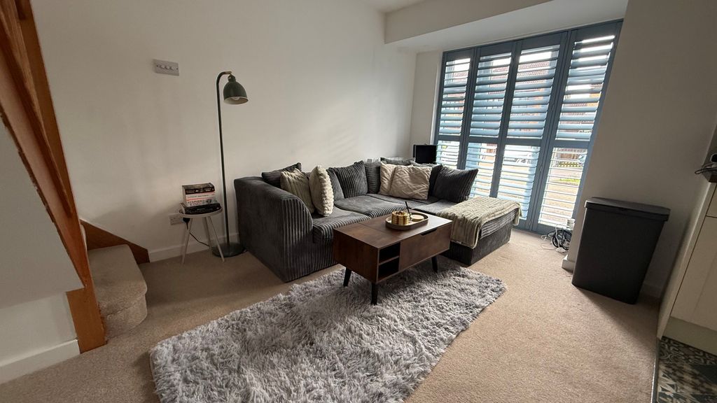 Property photo 2 of 4