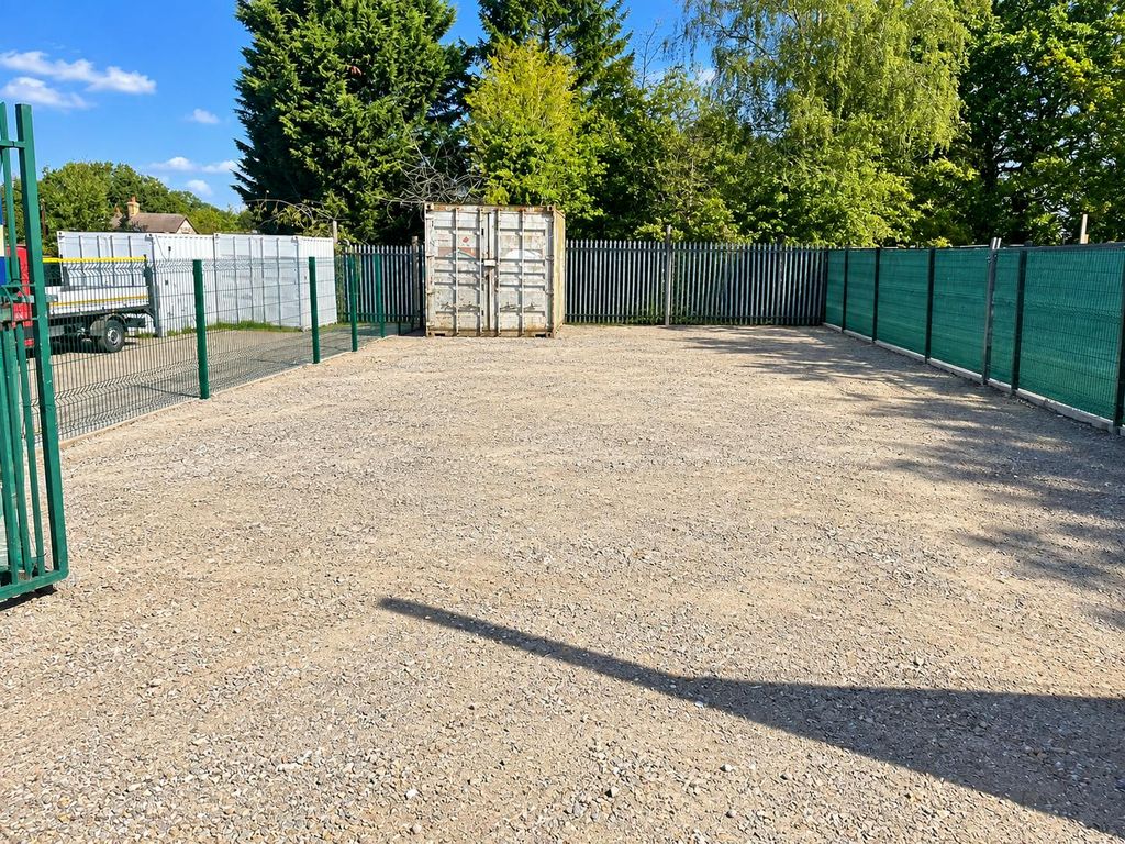 Property photo 1 of 3 Yard