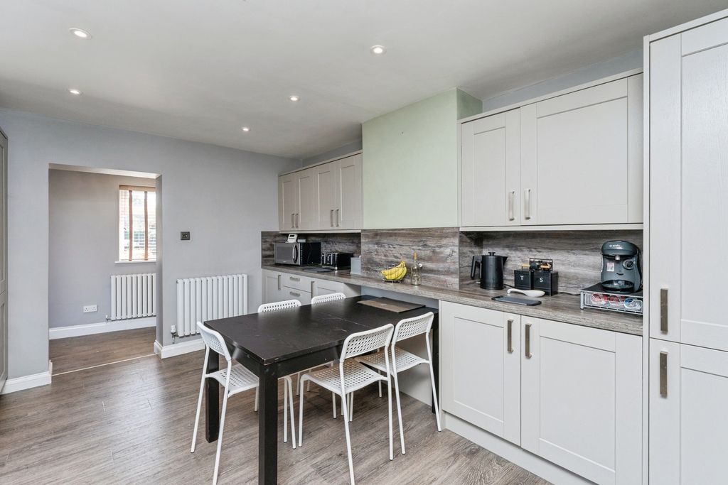 Property photo 3 of 20 Pbox-Img.Jpg