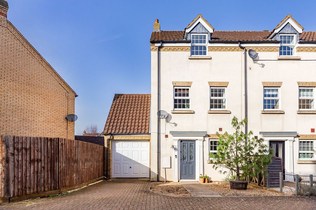 Property photo 1 of 20