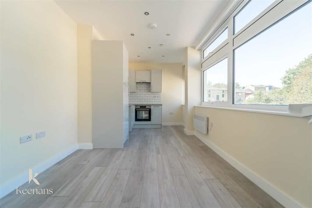 Property photo 1 of 26