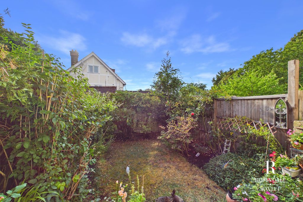 Property photo 3 of 18 West Facing Garden