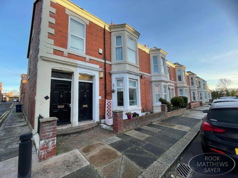 Property photo 1 of 7 Photo 4