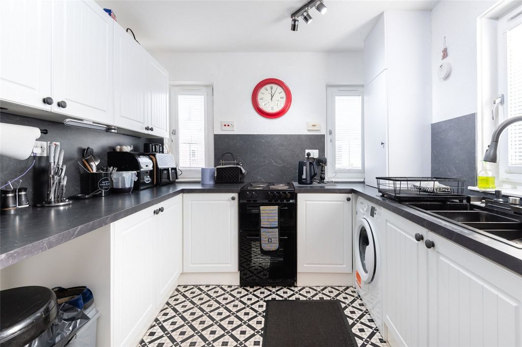 Property photo 2 of 17 Picture 2