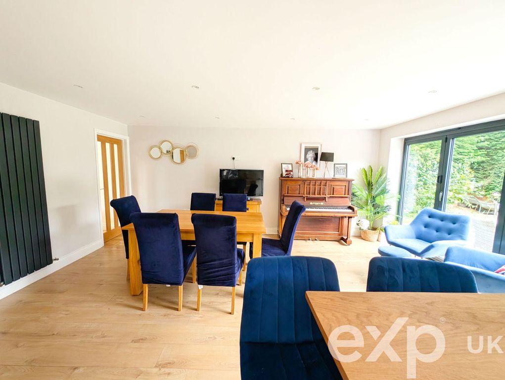 Property photo 2 of 27