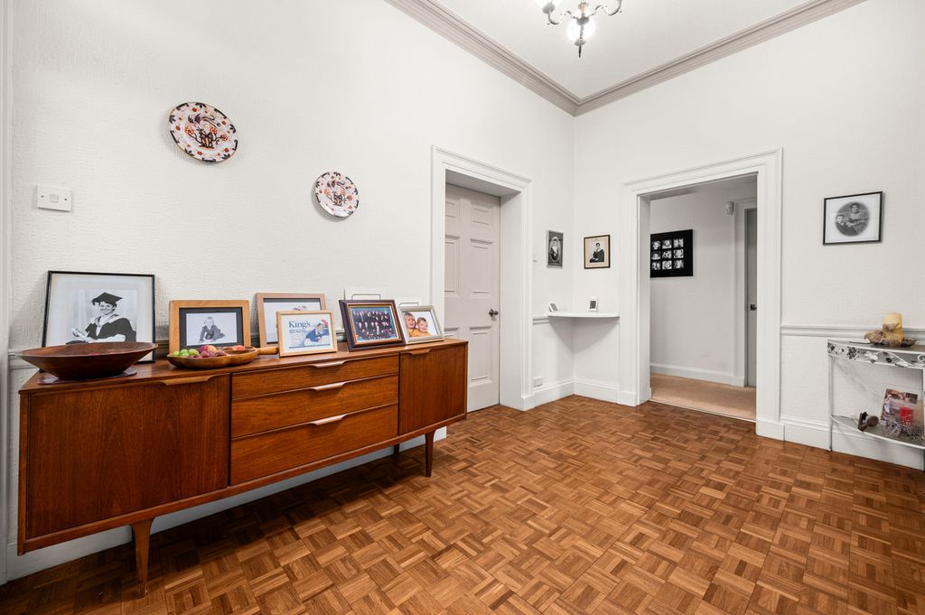 Property photo 3 of 32