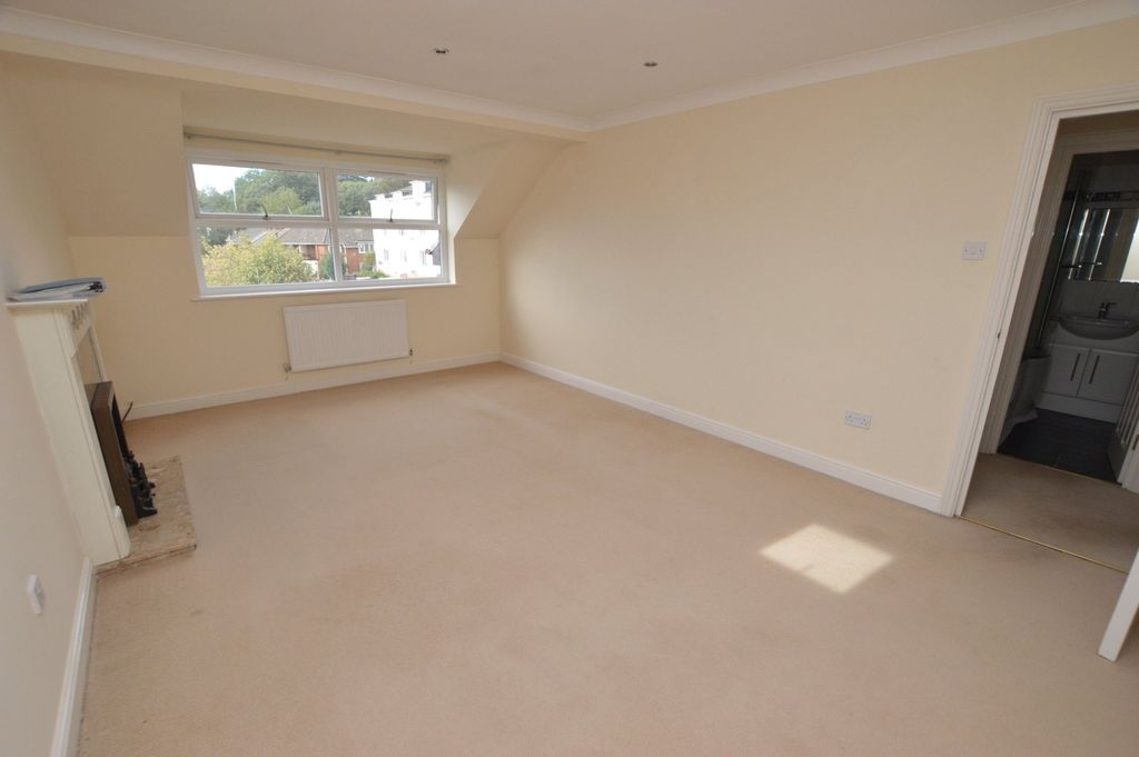 Property photo 3 of 11 Living Room