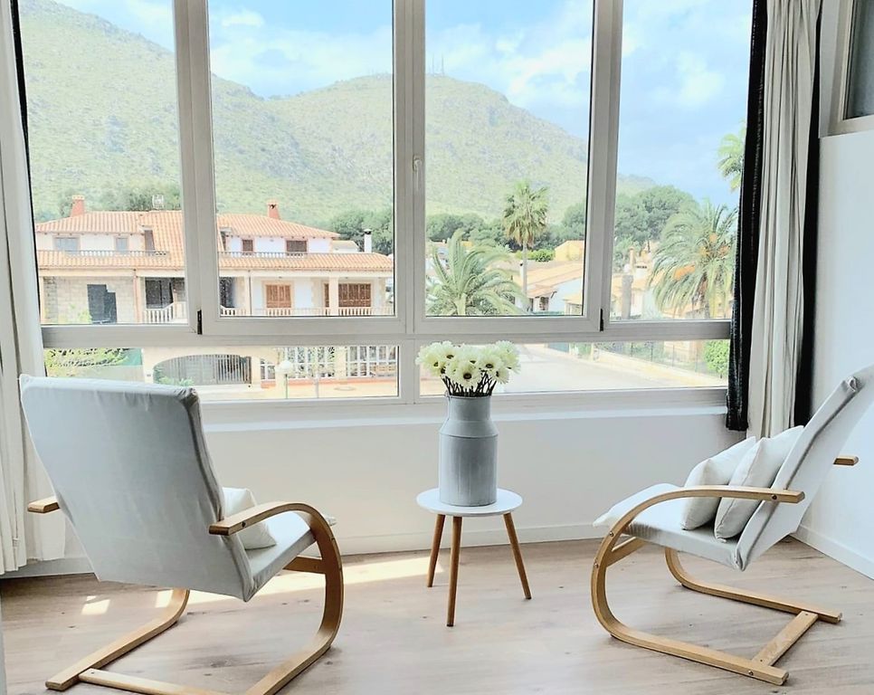 Property photo 1 of 8 Window Card Foto.Jpg