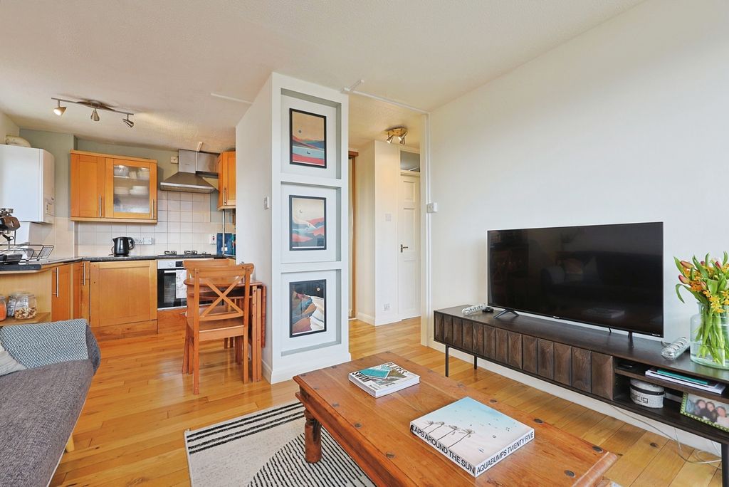 Property photo 1 of 16 Pbox-Img.Jpg