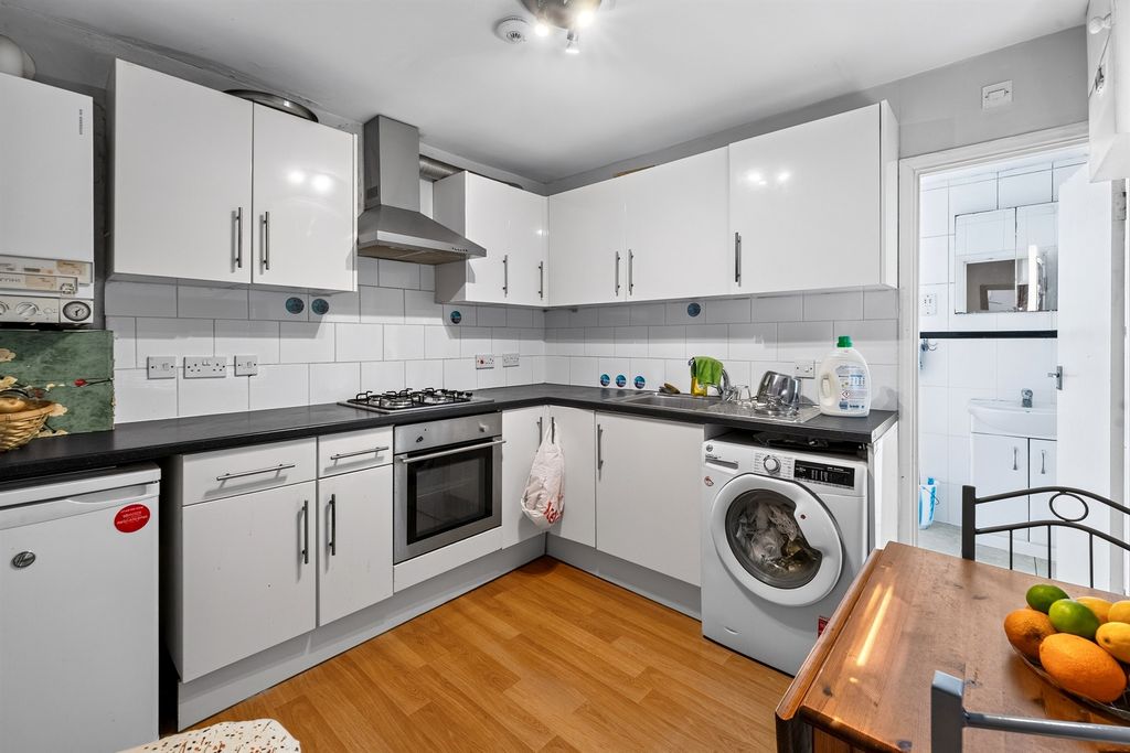 Property photo 2 of 9