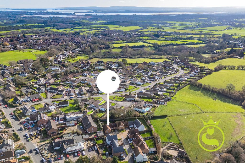 Property photo 2 of 31