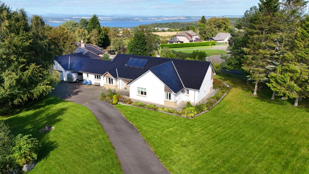 Property photo 1 of 50