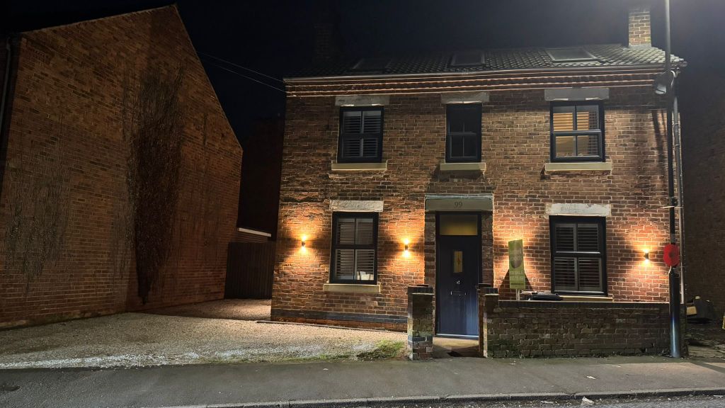 Property photo 1 of 20