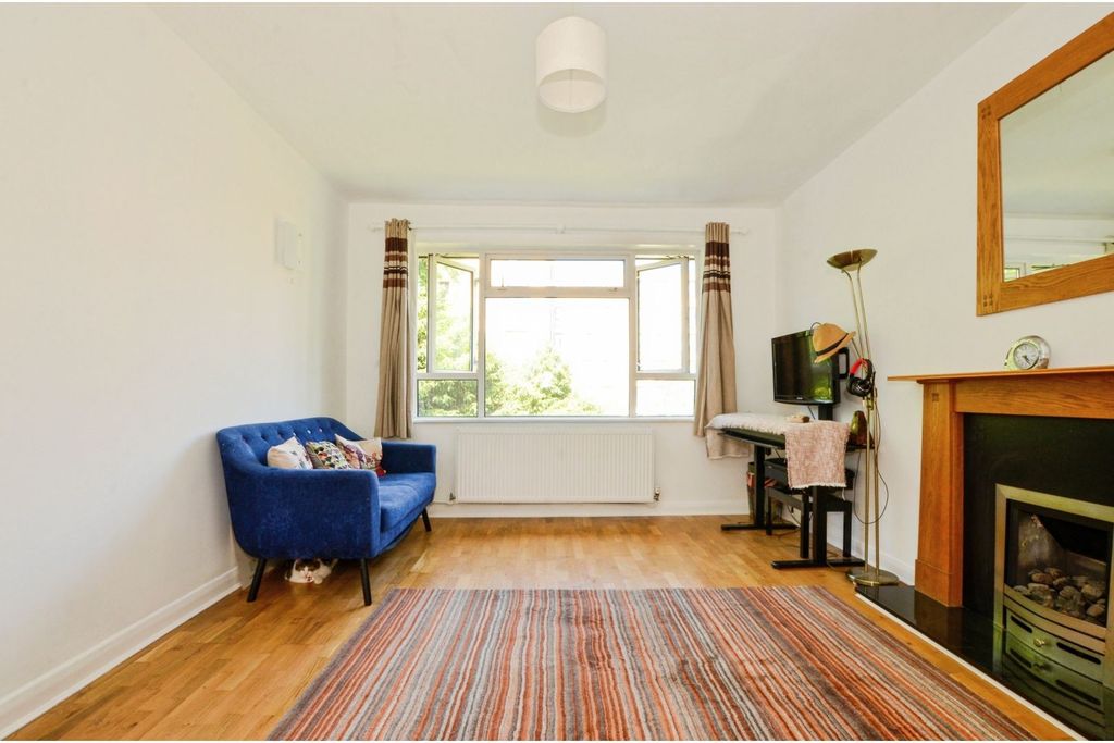 Property photo 1 of 17 Reception Room