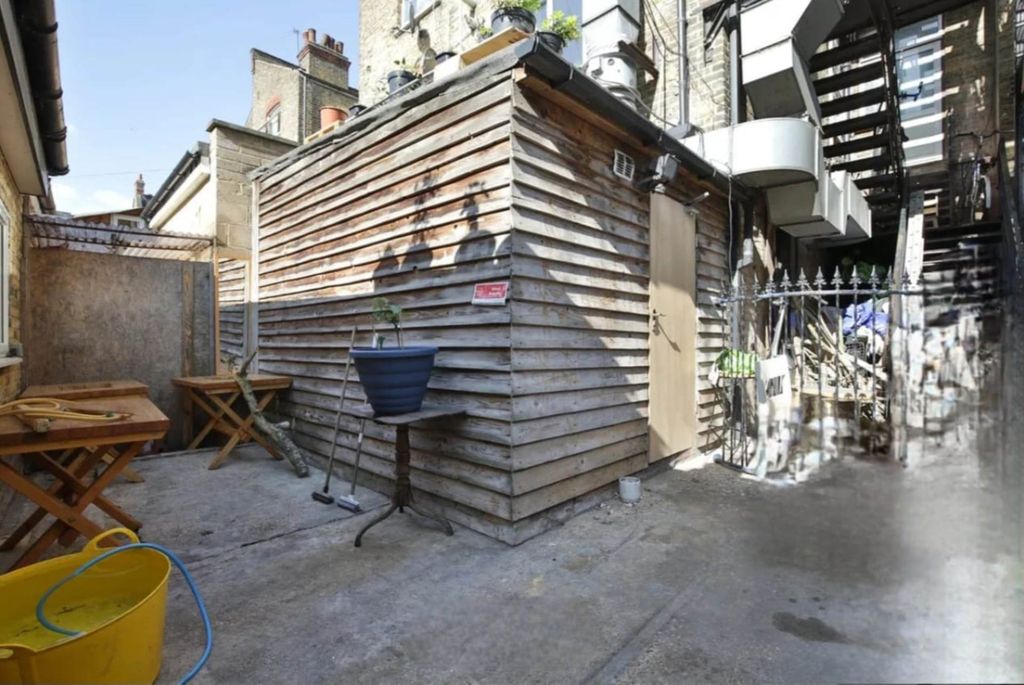 Property photo 3 of 23