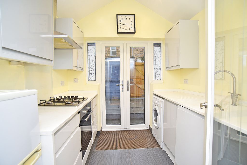 Property photo 3 of 9 3