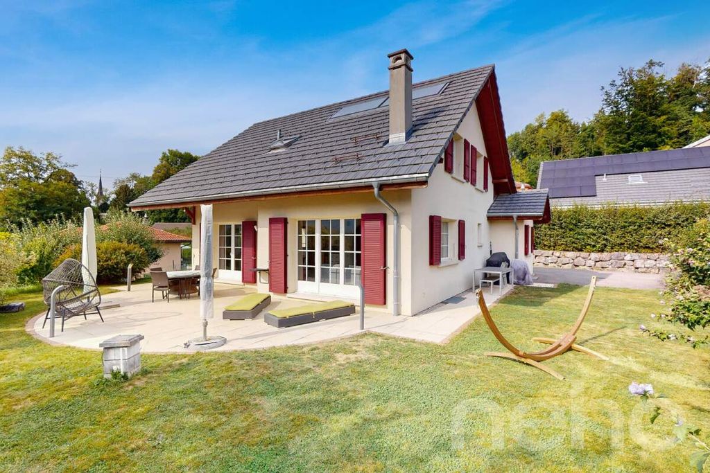 Property photo 2 of 12