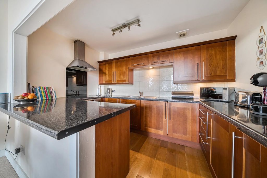 Property photo 3 of 19 1384015-15-6925ce81E4529.Jpg