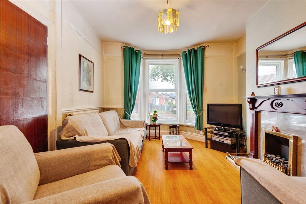 Property photo 3 of 17 Picture No. 05