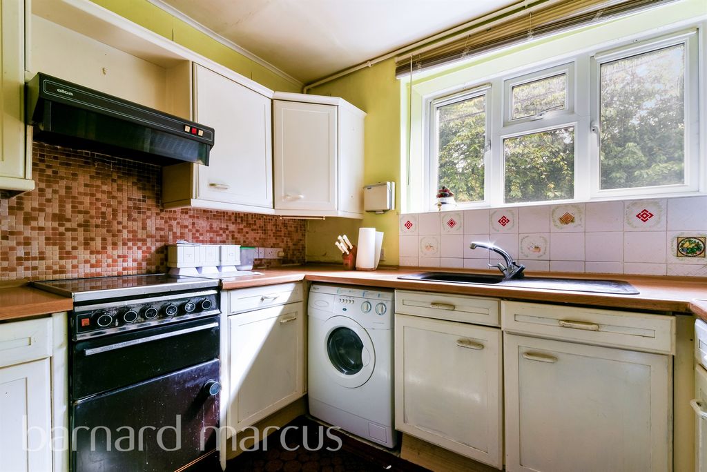 Property photo 2 of 8
