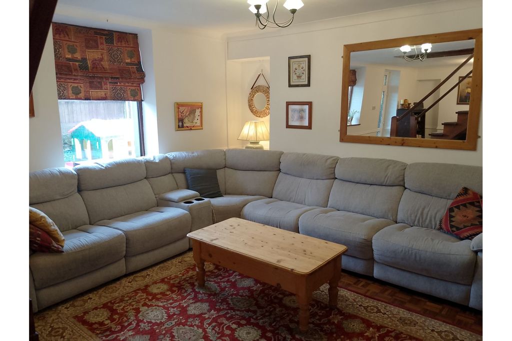 Property photo 2 of 19