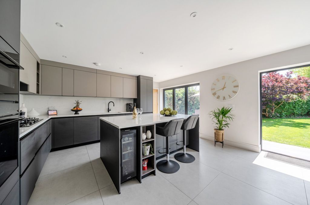 Property photo 3 of 22 1476829-9-6A35624...