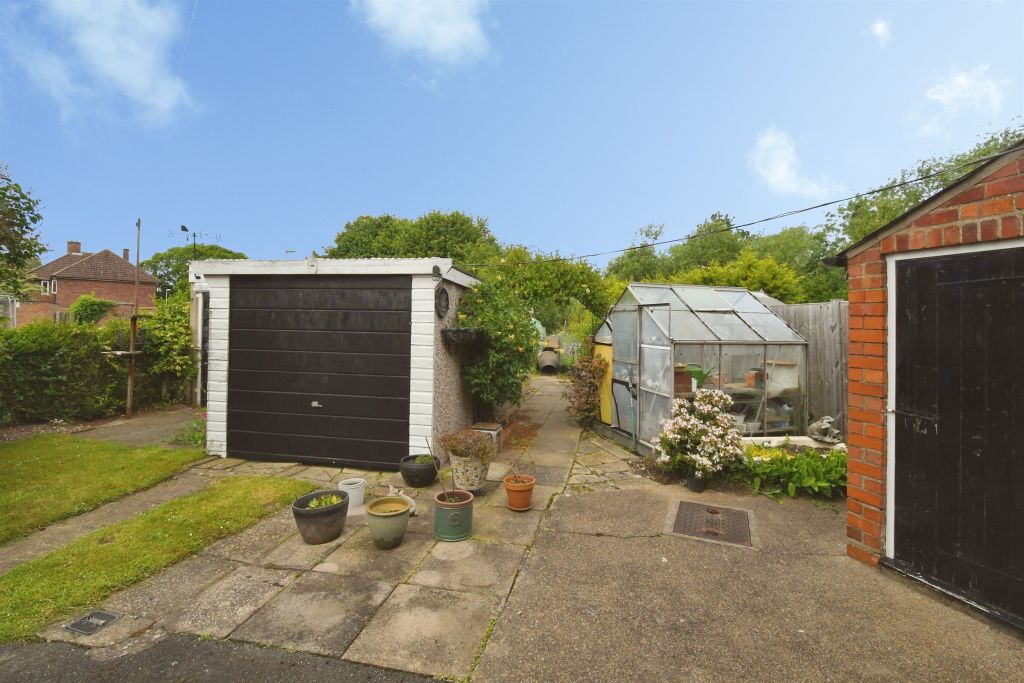 Property photo 2 of 20