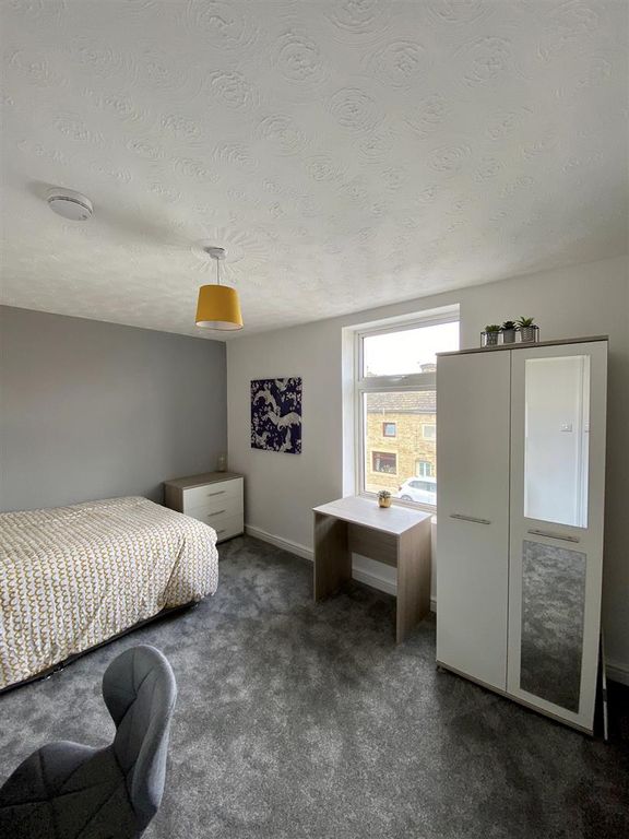 Property photo 1 of 9 Bedroom 2