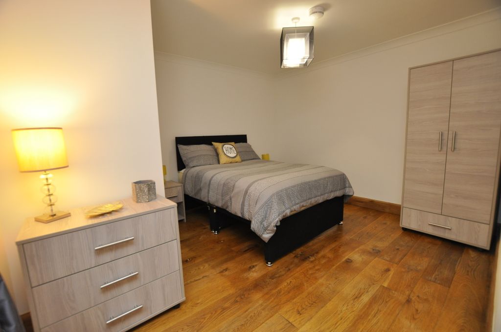 Property photo 1 of 5 Cover