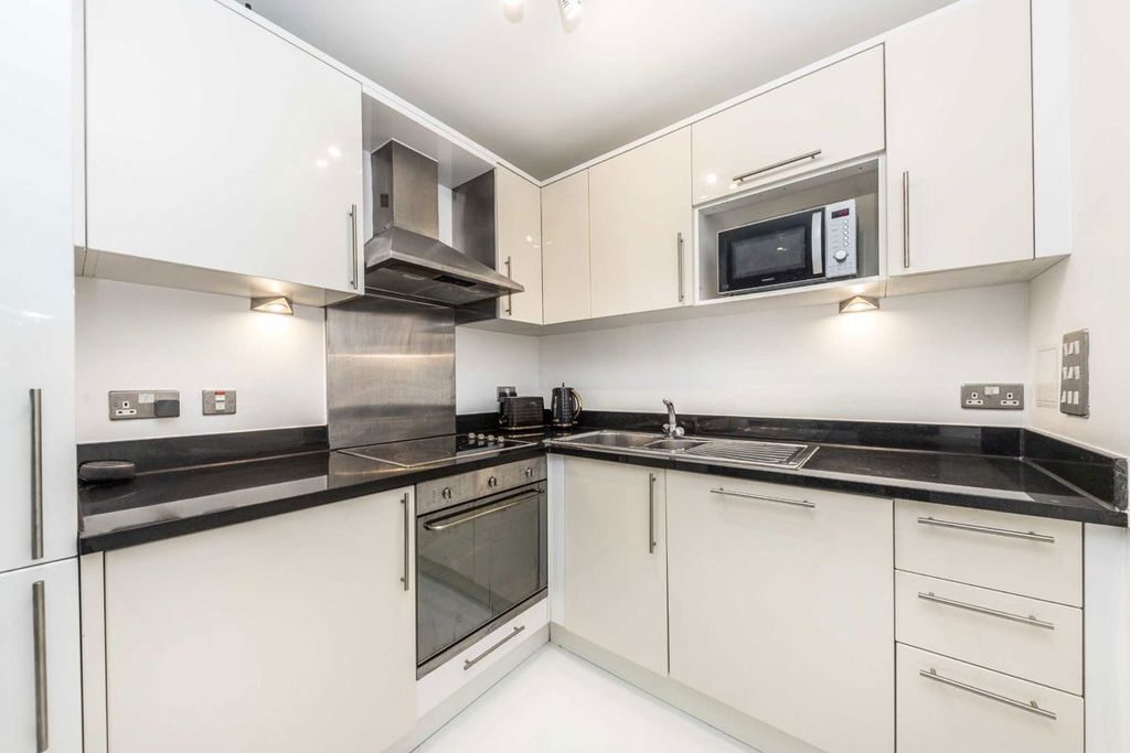 Property photo 3 of 5