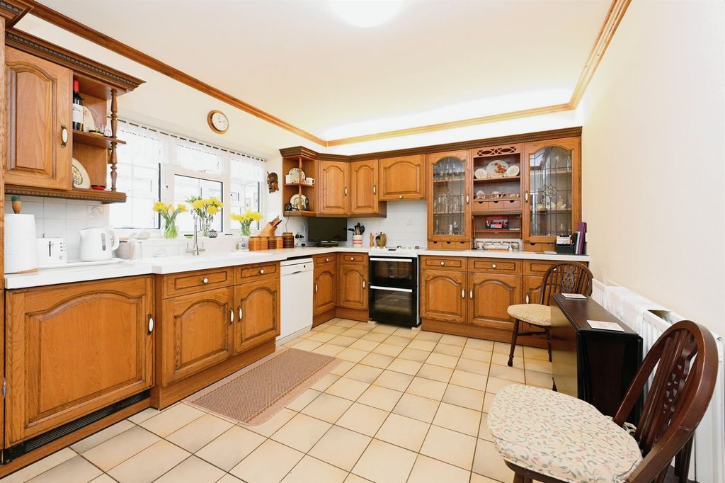 Property photo 3 of 15