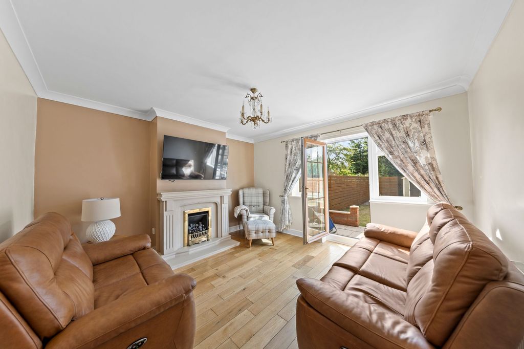 Property photo 2 of 29
