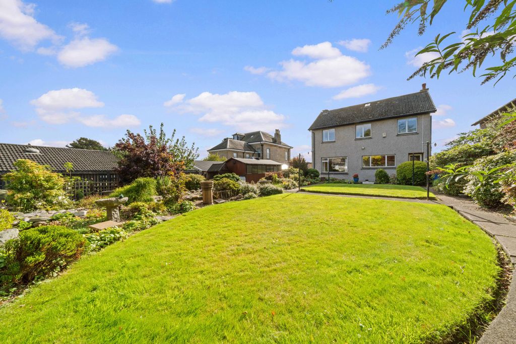 Property photo 3 of 36