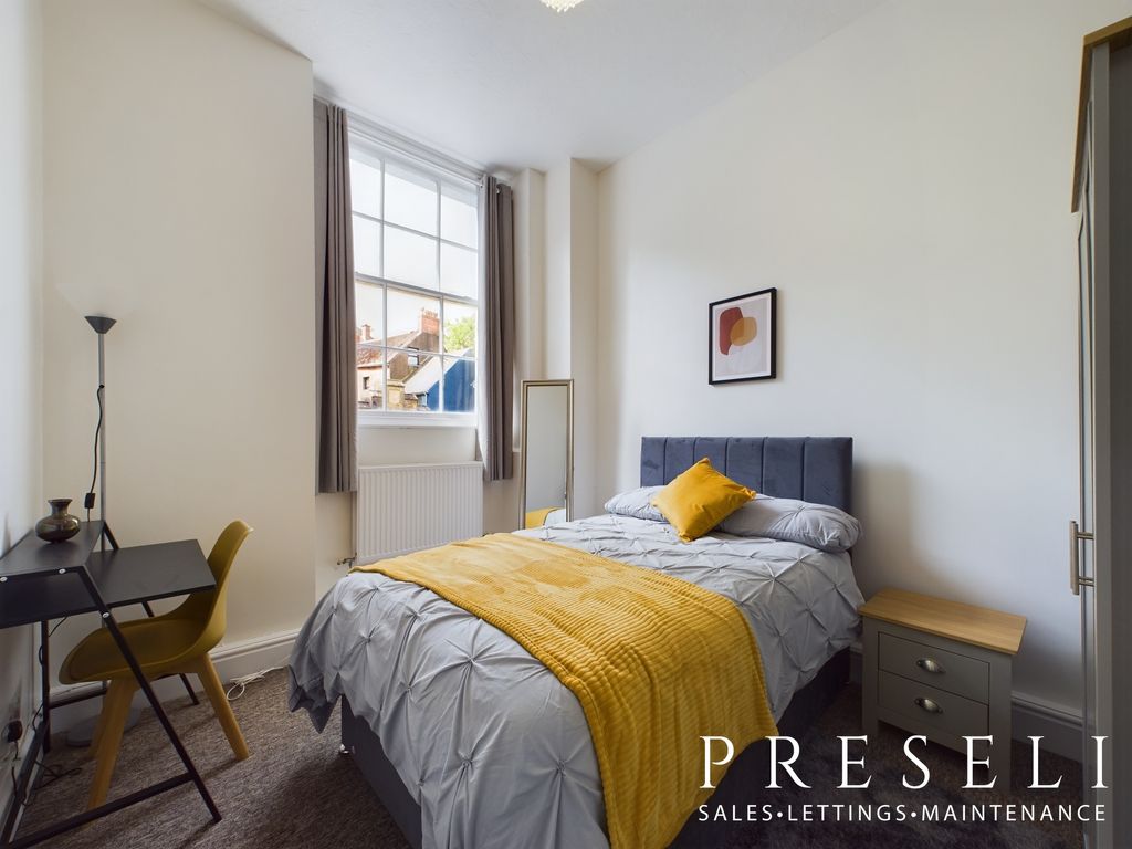 Property photo 2 of 8 Photo 1