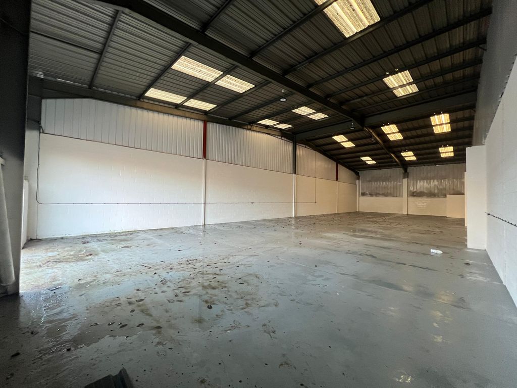Property photo 1 of 2