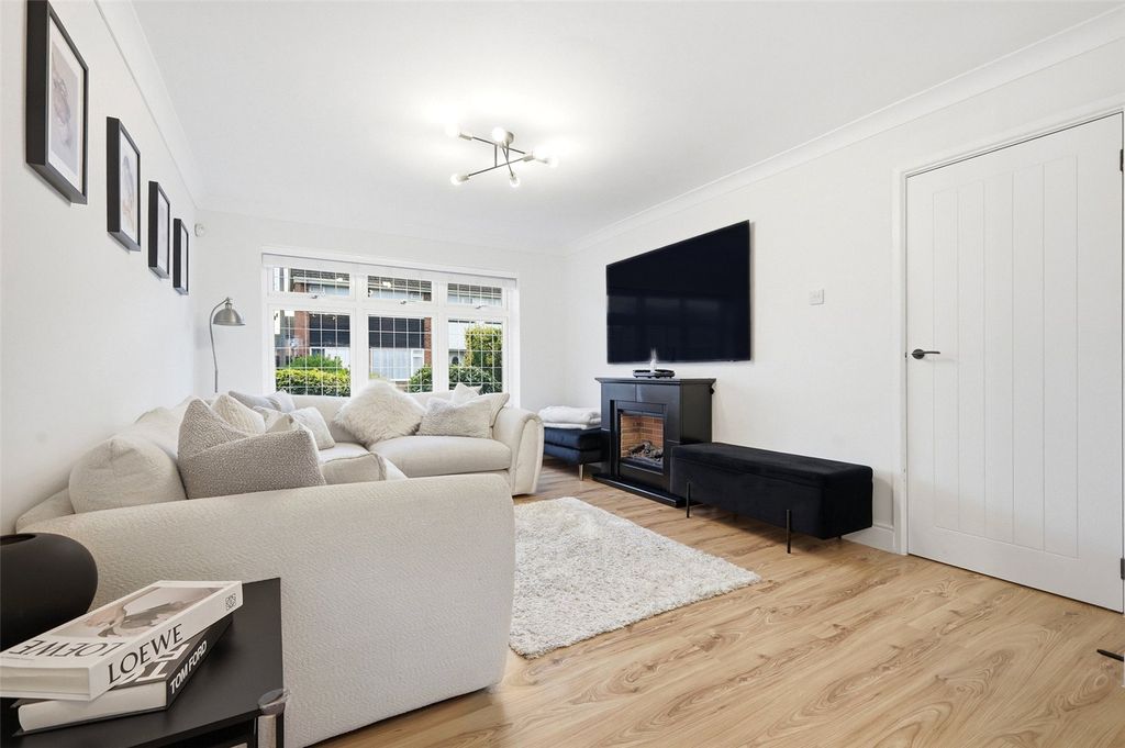 Property photo 3 of 22 Picture No. 23