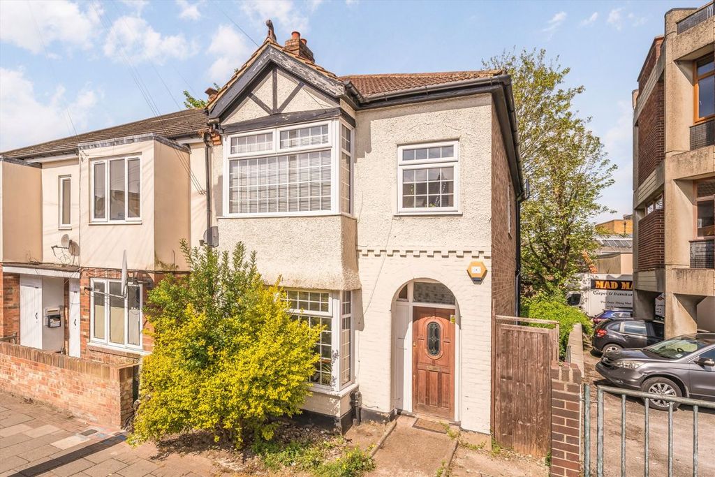 Property photo 1 of 8