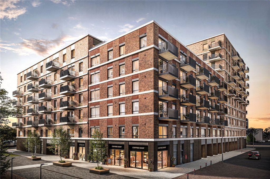 Property photo 1 of 11 Claxton House