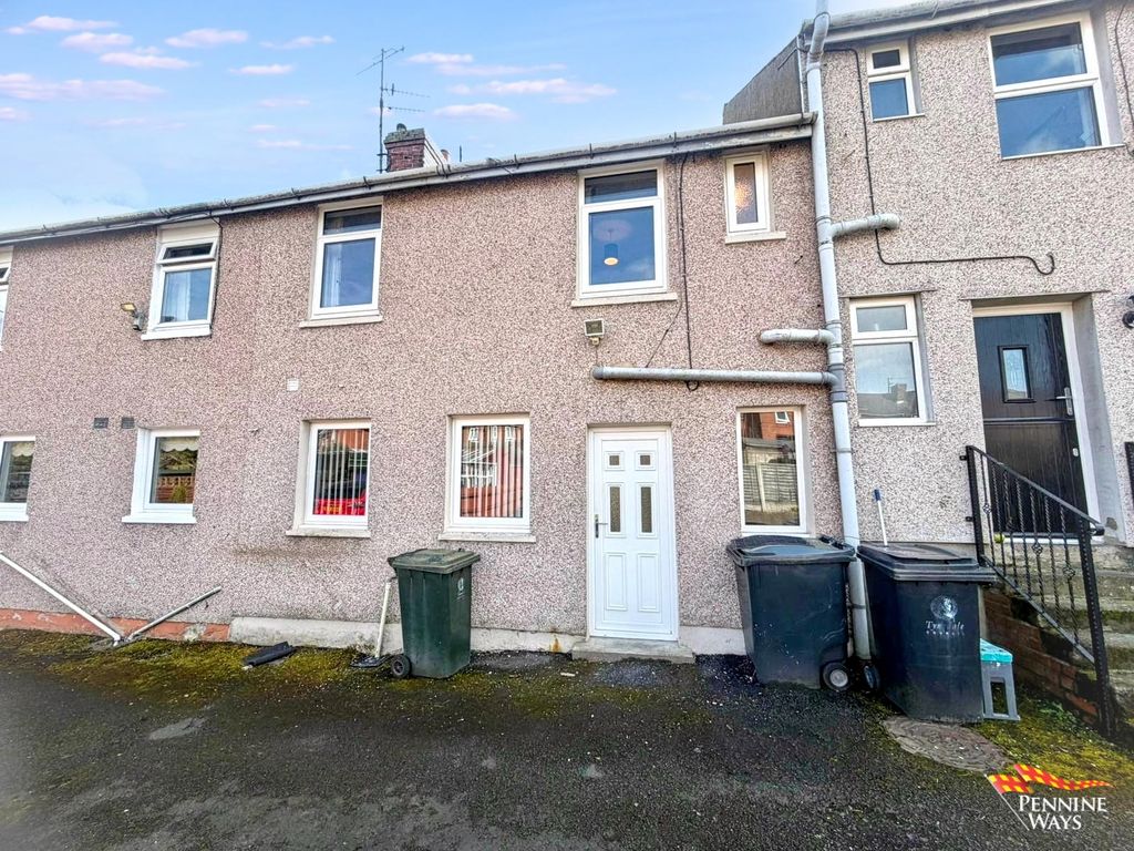 Property photo 2 of 25