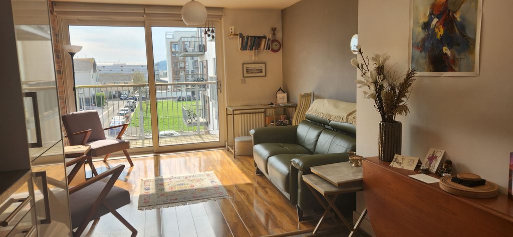 Property photo 2 of 8