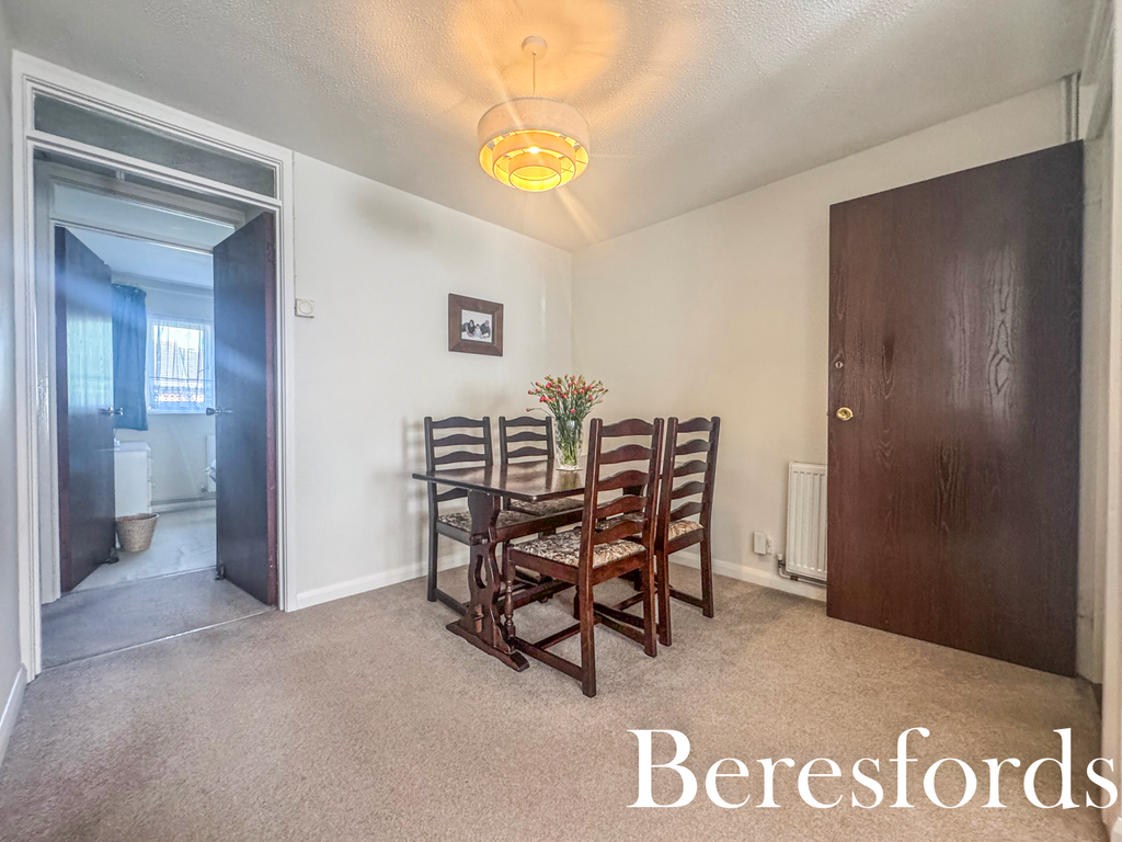 Property photo 2 of 12 Picture No. 17