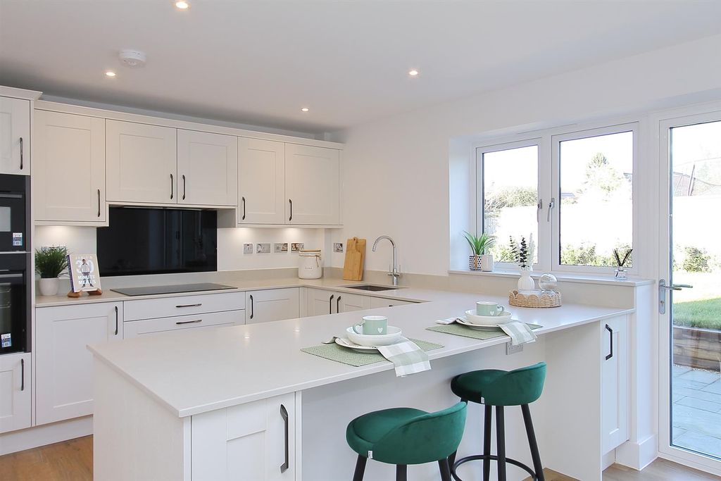 Property photo 3 of 20 3 The Shears Ph30.Jpg