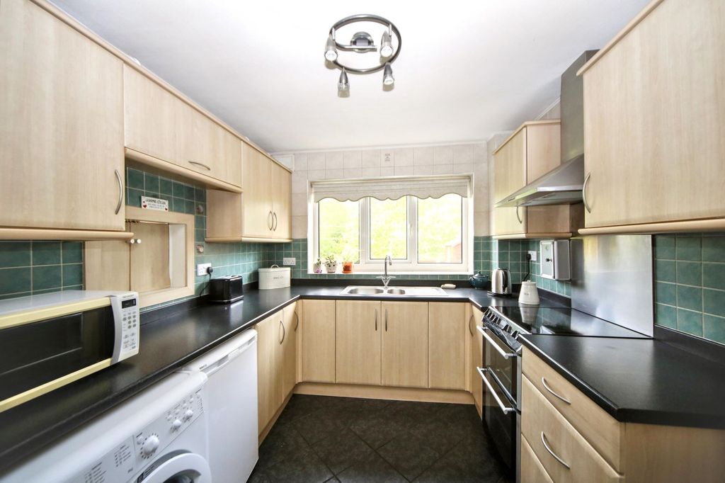 Property photo 3 of 17